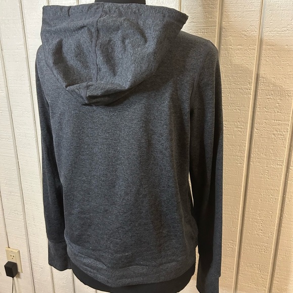 Vuori Halo Essential Hoodie, size XS. - Picture 4 of 7